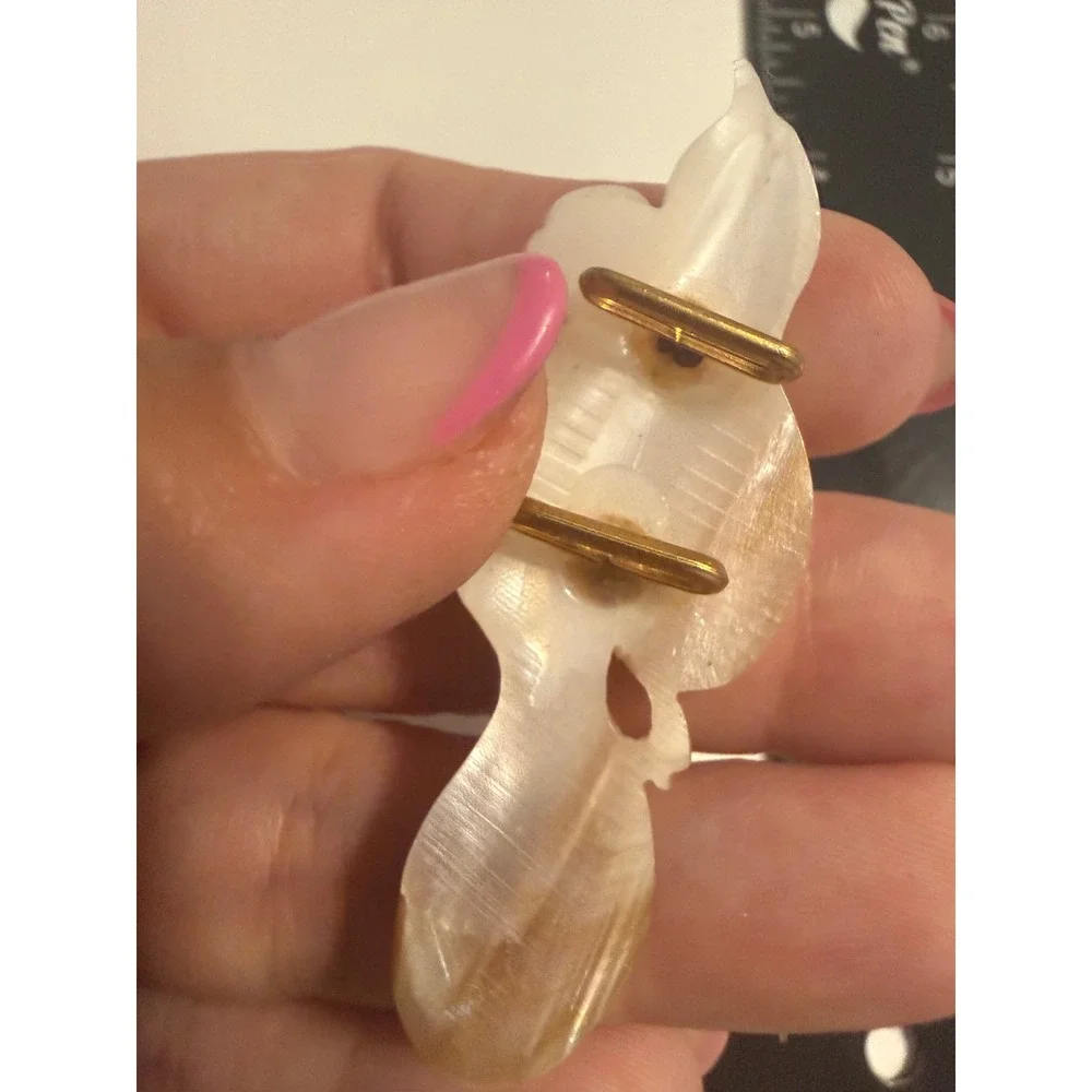 Hand Carved Mother of Pearl Shell Flower Brooch Iridescent White Gold Tone Pin